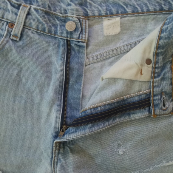 Vintage LEVI'S 550 RELAXED FIT SZ34 CUT OFF SHORTS - Picture 7 of 8